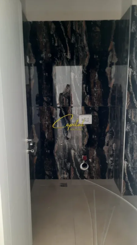 Tirane, jepet me qera dyqan Kati 0, 50 m² 1.100 € (PROKURORIA E TIRANES)