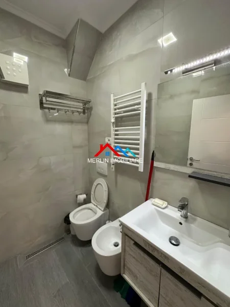 Tirane, jepet me qera apartament 1+1+Ballkon Kati 3, 60 m² 520 € (RRUGA ETHEM HAXHIADEMI,ALI DEMI)