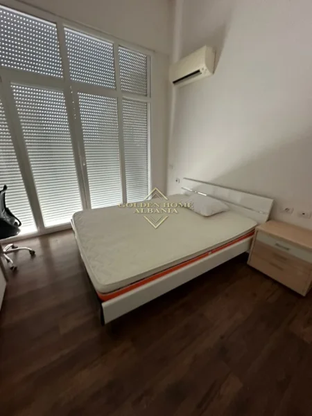 Tirane, jepet me qera 2+1 , 108 m² 900 € 