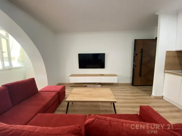 Tirane, jepet me qera apartament 1+1 Kati 2, 60 m² 600 € (tregu elektrik)