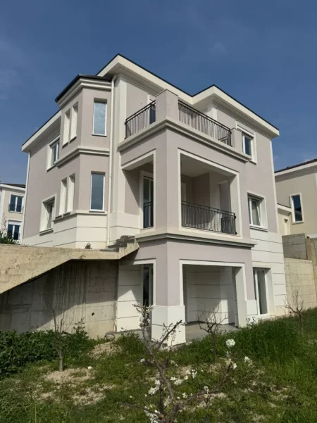 Tirane, shitet Vile 5+1+Ballkon , 520 m² 1.050.000 € (TEG)