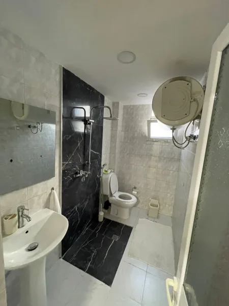 Tirane, jepet me qera apartament 2+1 Kati 4, 83 m² 750 € (Bulevardi Zogu I Pare)