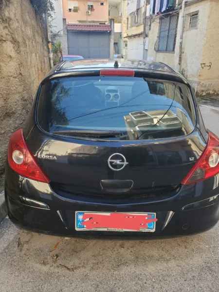 Tirane, shes makine opel corsa 1.2 benzine Benzin, e zeze manuale Kondicioner