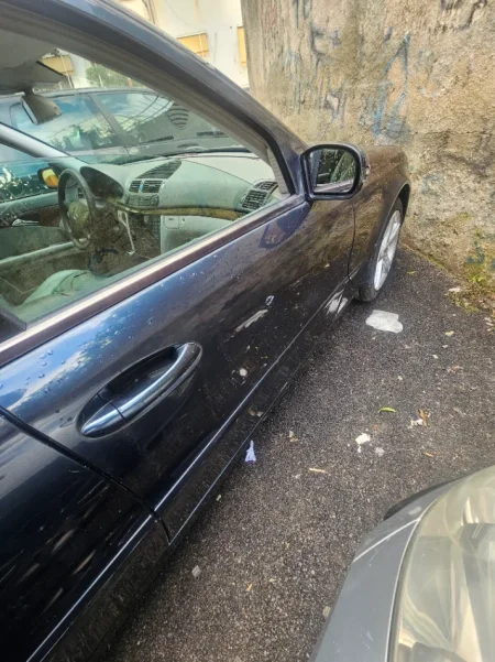 Tirane, makine Mercedes-Benz E200 Nafte, blu e errët automatik Klima 240.000 km