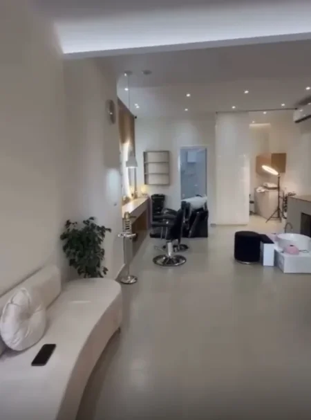 Tirane, jepet me qera dyqan Kati 0, 50 m² 1.500 € (RRUGA E KAVAJES)