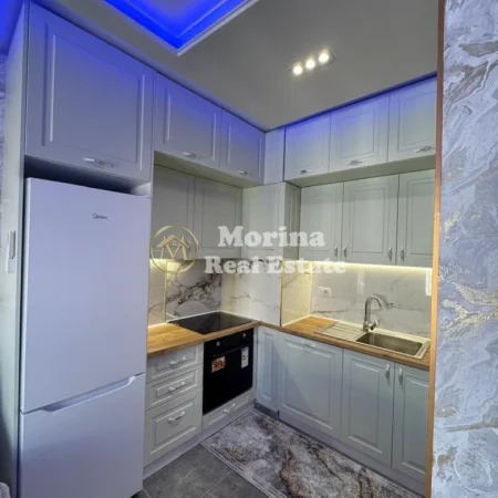 Tirane, jepet me qera apartament 1+1 Kati 8, 80 m² 500 € (Univers City)
