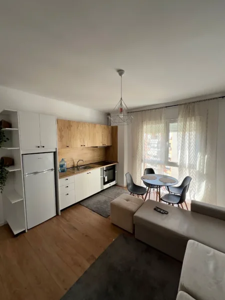 Tirane, jepet me qera apartament 1+1 Kati 4, 50 m² 600 € (Prokuroria e Tiranes)