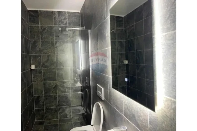 Tirane, jepet me qera apartament 2+1 , 111 m² 700 € 