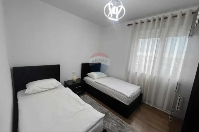 Tirane, jepet me qera apartament 2+1 , 111 m² 700 € 