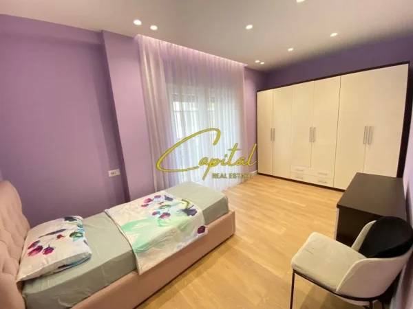 Tirane, jepet me qera apartament 2+1 Kati 1, 100 m² 750 € (RRUGA E DIBRES)
