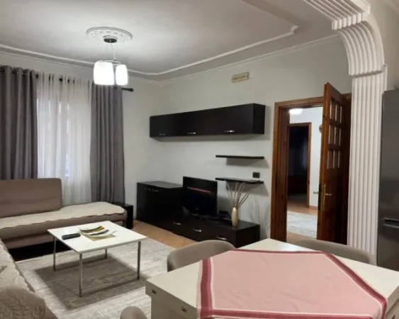 Tirane, jepet me qera apartament 2+1 Kati 1, 450 € (allias)