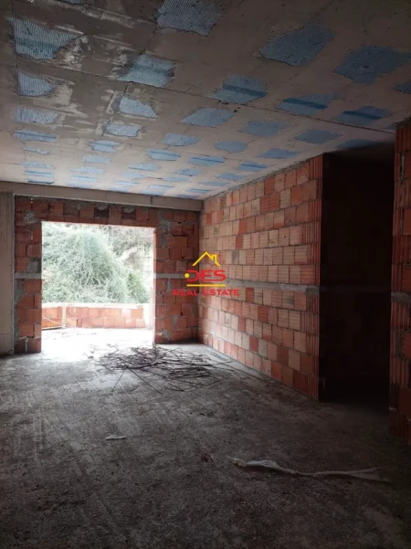 Vlore, shitet apartament 2+1+Ballkon Kati 1, 101 m² (Rruga Dhimitër Konomi)