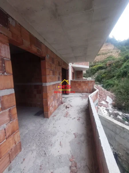 Vlore, shitet apartament 2+1+Ballkon Kati 1, 101 m² (Rruga Dhimitër Konomi)