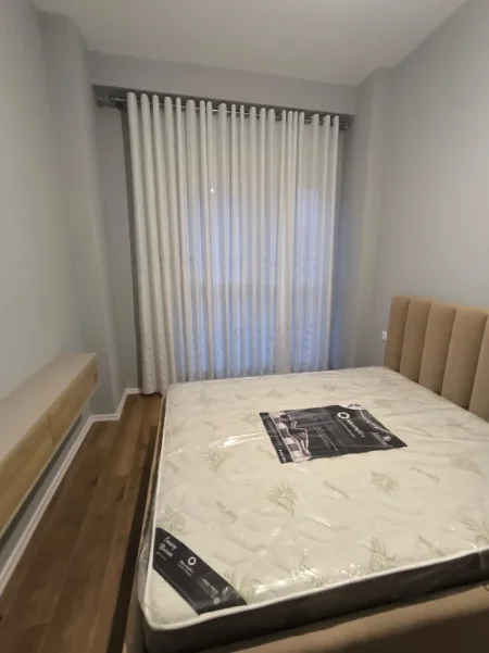 Tirane, jepet me qera apartament 1+1+Ballkon Kati 6, 72 m² 620 € (Aura)