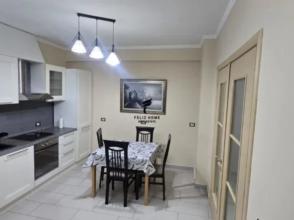 Tirane, jepet me qera apartament 2+1+Ballkon Kati 5, 95 m² 560 € (ASTIR)