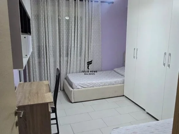 Tirane, jepet me qera apartament 2+1+Ballkon Kati 5, 95 m² 560 € (ASTIR)