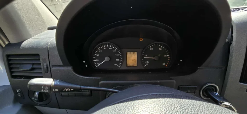 Tirane, shes Kamioncine Mercedez benz sprinter Nafte, e bardhë manuale 217.000 km 14.000 €