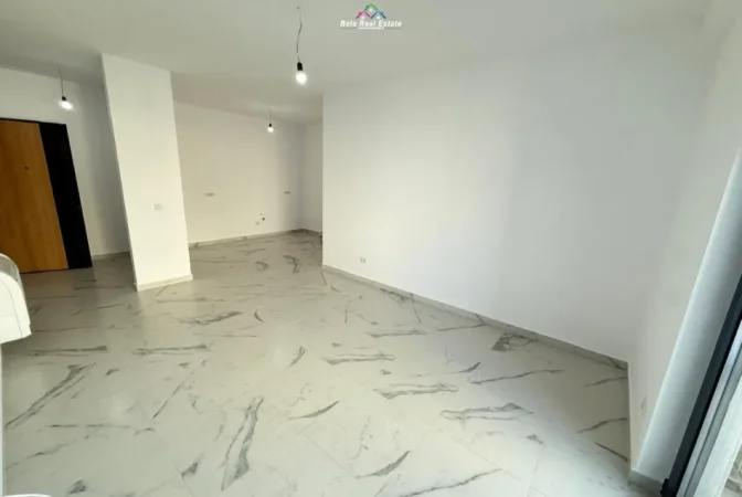 Tirane, jepet me qera zyre Kati 4, 95 m² 890 € (KARL GEGA)
