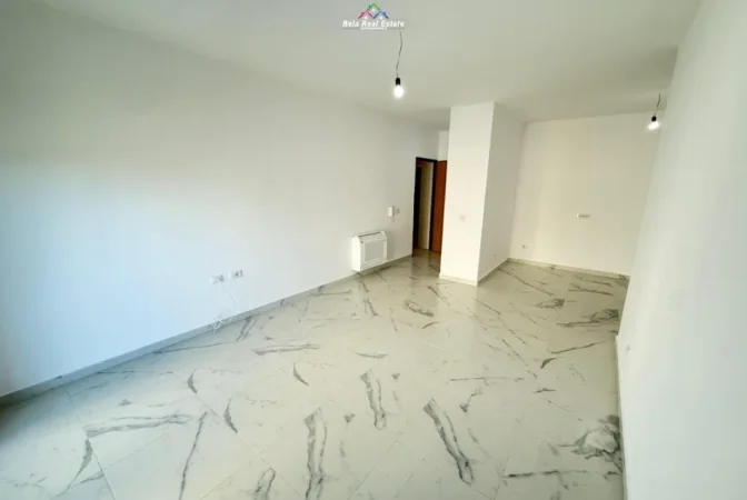 Tirane, jepet me qera zyre Kati 4, 95 m² 890 € (KARL GEGA)