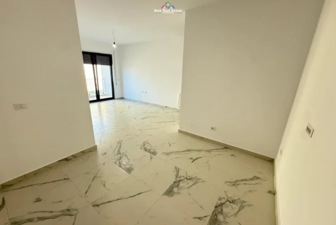 Tirane, jepet me qera zyre Kati 4, 95 m² 890 € (KARL GEGA)
