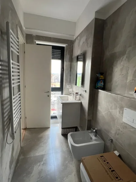 Tirane, jepet me qera apartament 2+1 Kati 7, 104 m² 1.100 €