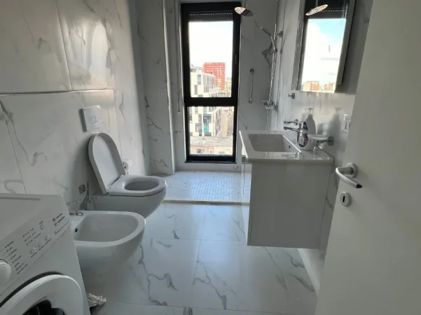 Tirane, jepet me qera apartament 2+1 Kati 7, 104 m² 1.100 €