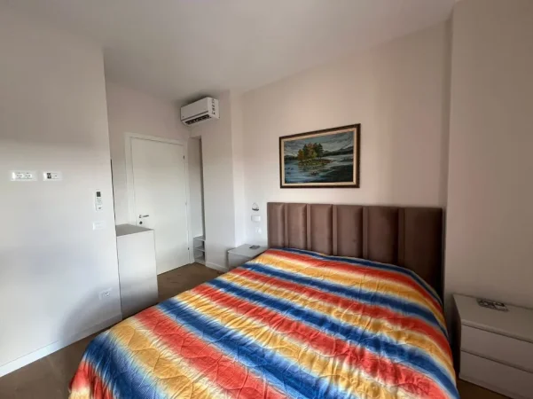 Tirane, jepet me qera apartament 2+1 Kati 7, 104 m² 1.100 €