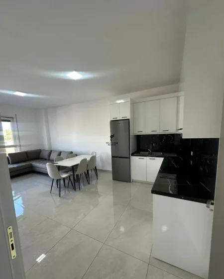 Tirane, jepet me qera apartament 2+1 Kati 3, 103 m² 600 € (PASKUQAN)