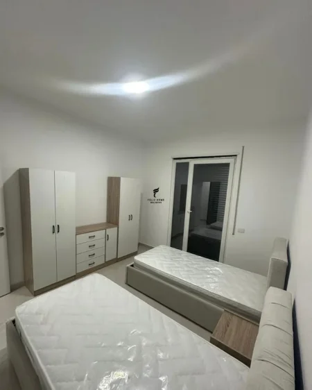 Tirane, jepet me qera apartament 2+1 Kati 3, 103 m² 600 € (PASKUQAN)