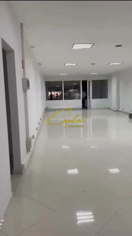 Tirane, jepet me qera ambjent biznesi Kati 1, 160 m² 2.000 € (ASTIR)