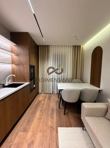Tirane, jepet me qera apartament 2+1+Ballkon Kati 4, 70 m² 850 € (xhamllik)