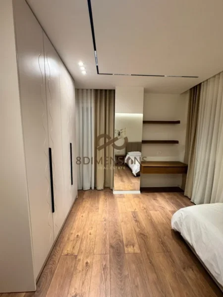 Tirane, jepet me qera apartament 2+1+Ballkon Kati 4, 70 m² 850 € (xhamllik)