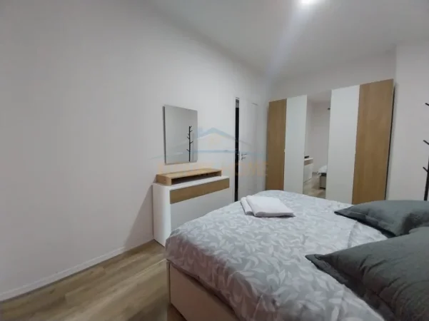 Tirane, jepet me qera apartament 1+1+Ballkon Kati 3, 65 m² 628 € (Kompleksi Aura)