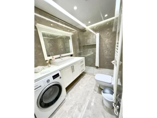 Tirane, jepet me qera apartament 2+1 Kati 6, 115 m² 800 € (kopshti botanik rruge kryesore)