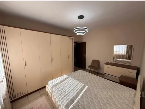 Tirane, jepet me qera apartament 1+1 Kati 3, 60 m² 550 € (mine peza)