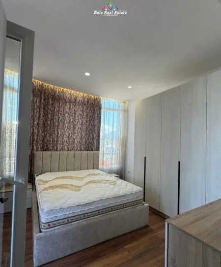 Tirane, jepet me qera apartament 1+1+Ballkon Kati 7, 60 m² 500 € (rrapo hekali)