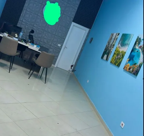 Tirane, jepet me qera dyqan Kati 0, 45 m² 500 € (ASTIR)