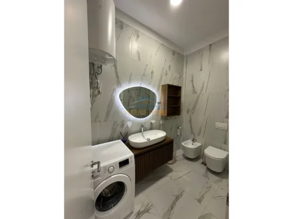 Tirane, jepet me qera apartament 1+1+Ballkon Kati 6, 78 m² 800 € (Kompleksi Delijorgji)