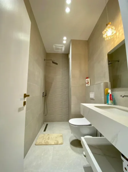 Tirane, jepet me qera apartament 1+1 Kati 11, 45 m² 450 € (Farmacia 10)