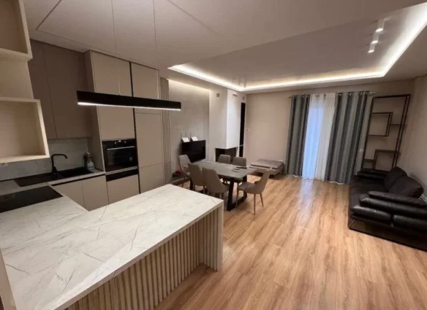 Tirane, jepet me qera apartament 2+1+Ballkon Kati 1, 120 m² 1.200 € 