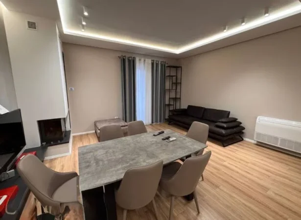 Tirane, jepet me qera apartament 2+1+Ballkon Kati 1, 120 m² 1.200 € 