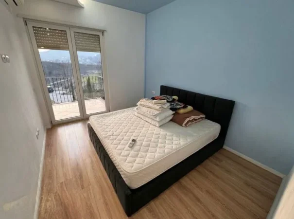 Tirane, jepet me qera apartament 2+1+Ballkon Kati 1, 120 m² 1.200 € 