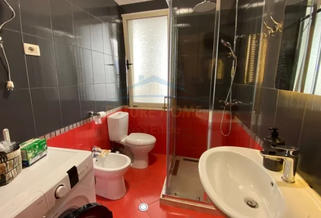 Tirane, jepet me qera 2+1 Kati 7, 90 m² 600 € (Unaza e re)