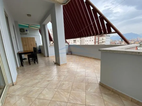 Tirane, jepet me qera 2+1 Kati 7, 90 m² 600 € (Unaza e re)