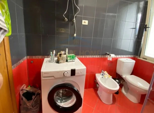 Tirane, jepet me qera 2+1 Kati 7, 90 m² 600 € (Unaza e re)