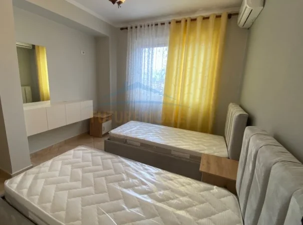 Tirane, jepet me qera 2+1 Kati 7, 90 m² 600 € (Unaza e re)