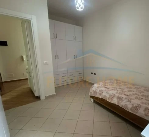 Tirane, jepet me qera apartament 2+1 Kati 3, 88 m² 520 € (Unaza e re)