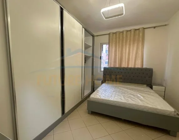 Tirane, jepet me qera apartament 2+1 Kati 3, 88 m² 520 € (Unaza e re)