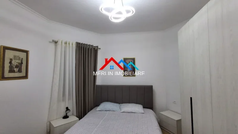 Tirane, jepet me qera apartament 1+1+Ballkon Kati 1, 40 m² 700 € (RRUGA E DIBRES)