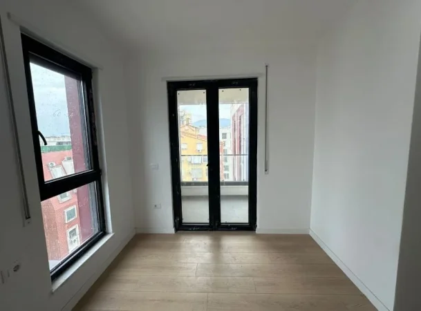 Tirane, shitet apartament 3+1+Ballkon Kati 8, 122 m² 378.500 € 